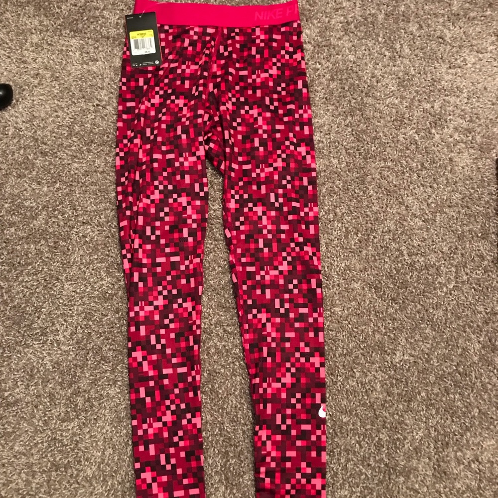 NikePro leggings!! NWT!!! Size small